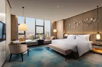 Ramada Plaza by Wyndham Xiangyang Xiangzhou Hotels near Xiangyang Golden Street