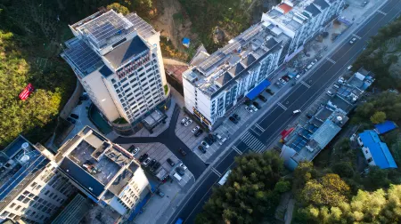 Henghua Tianju Hotel Отели рядом с достопримечательностью «Световой вершина»