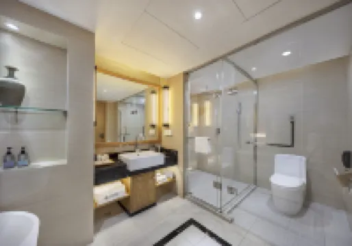 QIANNA HOTEL(Zhongyuan International Expo Center Fenghuangtai Subway Station)