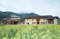 Puti Courtyard