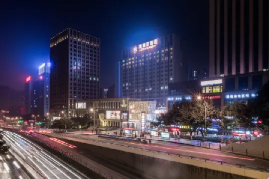 Kresting Hotel (Chongqing Headquarters City) Отели рядом с достопримечательностью «Chongqing Hongyan Revolutionary Museum»
