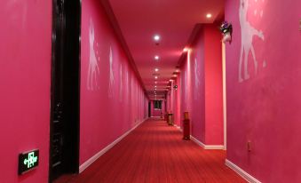Love Me Couples' Theme Hotel