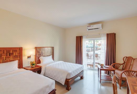 씨엠립 호텔 수영장 전경