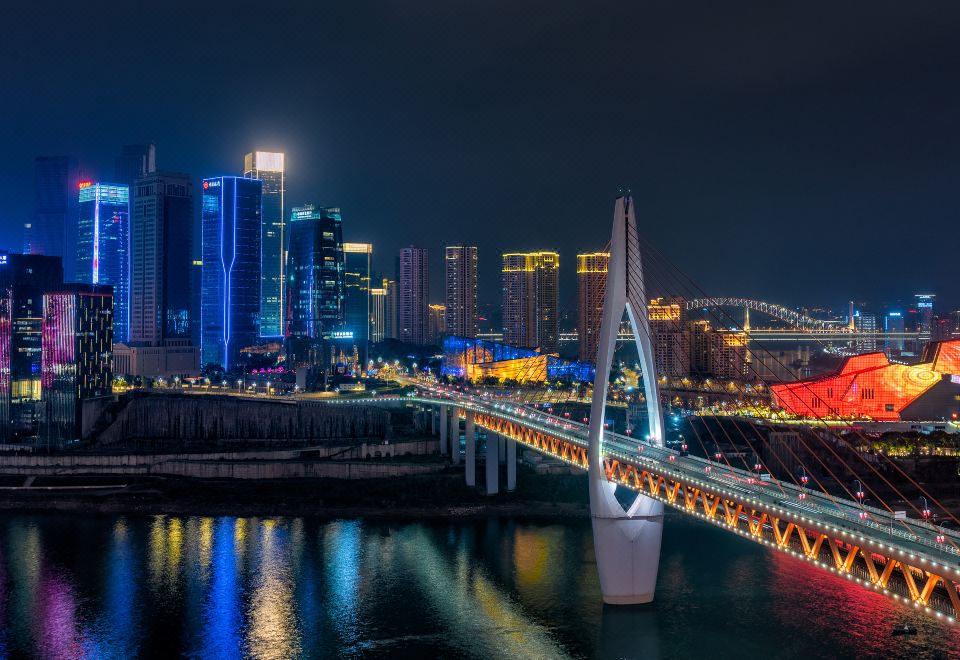 홀리데이 리버뷰 호텔 근처의 충칭 야경