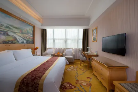 Lakeside Hotel (Sihui Dawang Park) Отели рядом с достопримечательностью «Sihui Square»