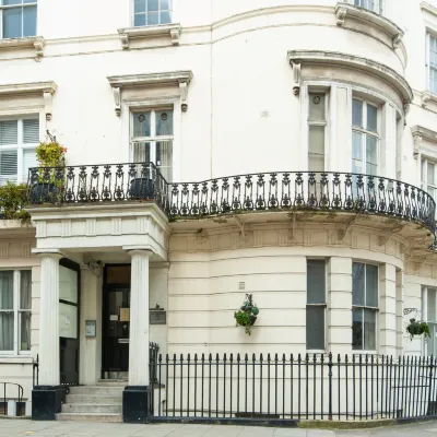 The Crescent Hyde Park Отели рядом с достопримечательностью «Бэйсуотер»