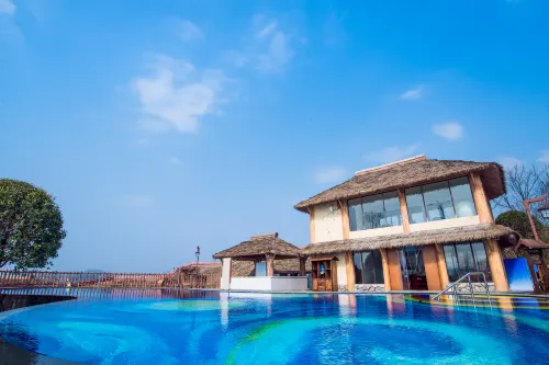 Yue Four Season Resort Center Hotels in Qingzhen