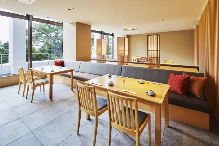 Novotel Okinawa Naha Отели рядом с достопримечательностью «Shuri Ryusen»