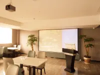 Ruili Fashion Hotel (Haimen Stacked Stone Bridge Home Textile City)