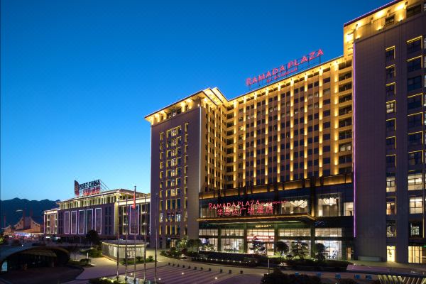 恩施鼎途华美达广场酒店