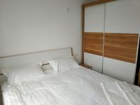 小陈公寓(烟台通海路店) - 普通三室一厅套房