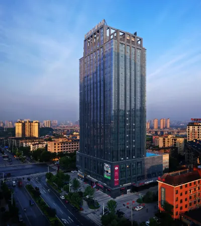 Hampton by Hilton Zhuzhou Hongqi Square Отели рядом с достопримечательностью «College of Chemical Engineering»