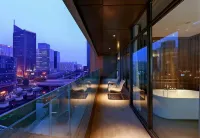 Tiangang Manfei Hotel (Ningbo Southern Business District Luomeng Universal City Store)