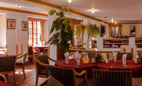 Hotel Rio Selva Resort Santa Cruz - Housity