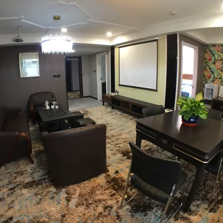 TOWO Premium Hotel (Haihu Wanda Plaza Tangdao 637 Branch)