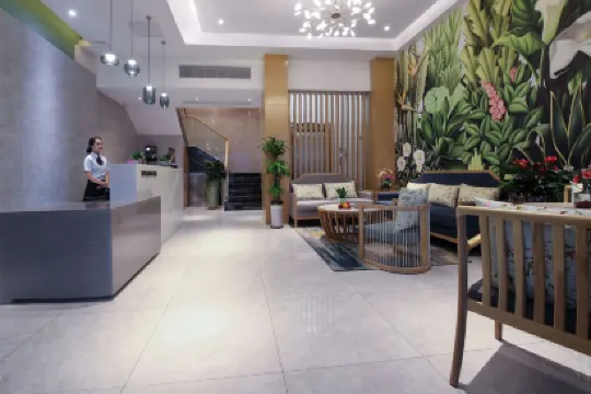 亞希ホテル（龍華地下鉄駅）