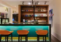 Huayu Shiguang Holiday Hostel - Airport Shuttle