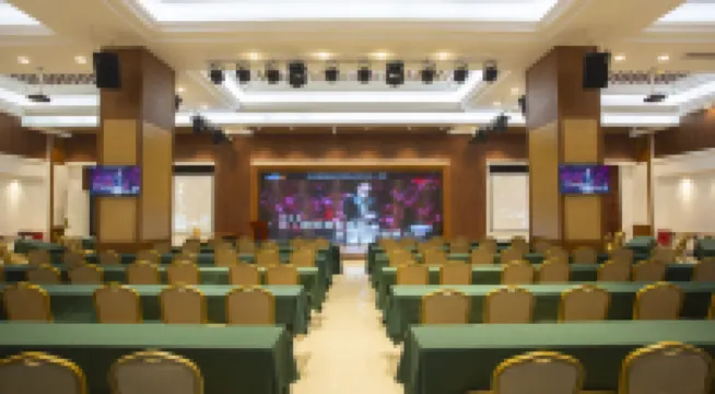 Century Seaview Hotel