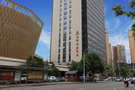 Jinhui Impression Hotel (Guangyuan Wanda Plaza Government Affairs Center) Отели рядом с достопримечательностью «Guangyuan Wetland Park»