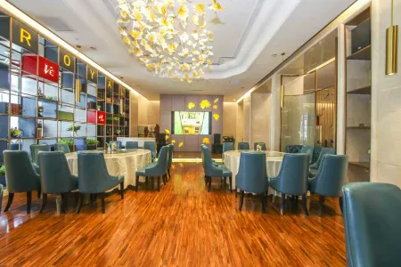 Daluqiao Hotel Отели рядом с достопримечательностью «Urumqi Railway Transport School (Beijing Middle Road)»