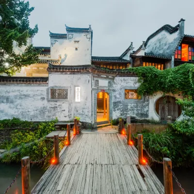 Floral  Hotel · Yishu Yijia Cultural Station Hotel Hotels near Jiangling Scenic Area