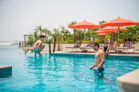 Grand Hyatt Abu Dhabi Hotel and Residence Emirates Pearl - Rooftop Pools