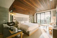 Mount Emei Baiyuting Yunjian Tangquan B&B