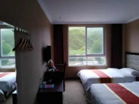 Sanbao Ruixiang Business Hotel Hotels in Daofu