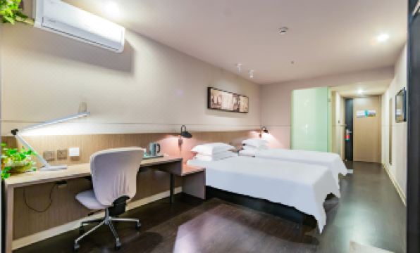 Jinjiang Inn Select (Hangzhou Binjiang University Town Puyan Metro Station)