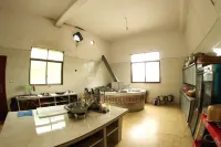 Ziquejie Baishuidong Hostel