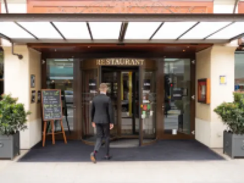 โรงแรมรอยัล โรงแรมในเจนีวา