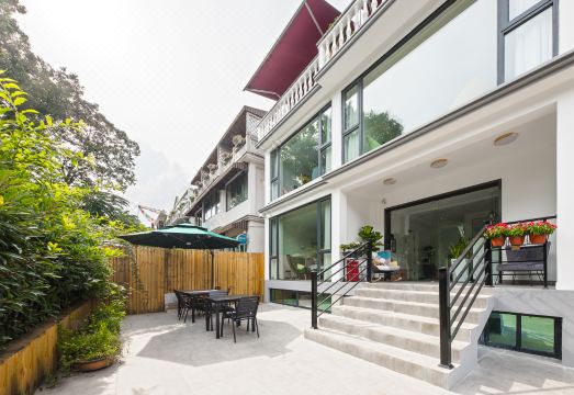 WAITING FOR WIND INN