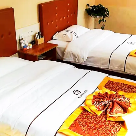 Cangxi Juyuan Business Hotel