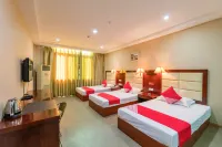 Huaxin Business Hotel.