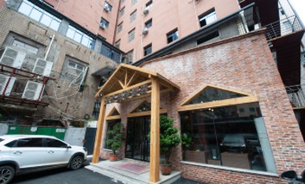 Dongsheng Hotel - Housity