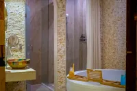 Taoyuan Manju Hotel （Yinzhou Wanda Plaza）