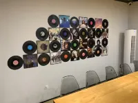 Smiley's Long Time No See Hostel (Chongqing Crown Grand Escalator Lianglukou Metro Station Branch）