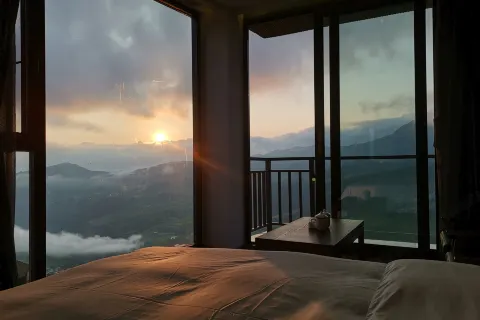 Yunshang Tianshang Jianyue Hostel