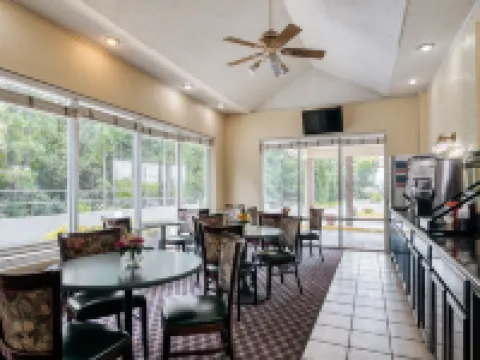 Wingate by Wyndham Columbia/Fort Jackson Hotels in Richland County