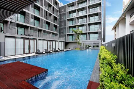 Plaai Prime Hotel Rayong Отели рядом с достопримечательностью «Wat Map Ta Phut»