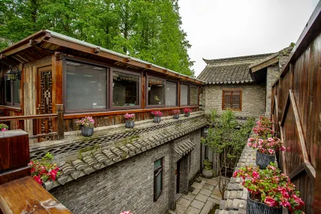 Shanghai Caoxi Bieyuan Homestay(Zhujiajiao Ancient Town Shop) Отели рядом с достопримечательностью «Taohua Island»