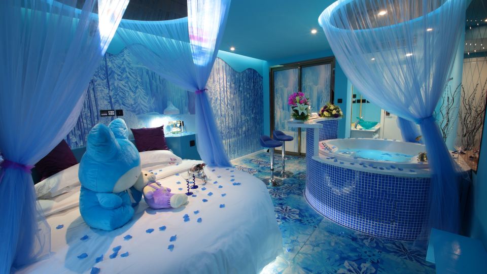 Flower Rain Theme Hotel