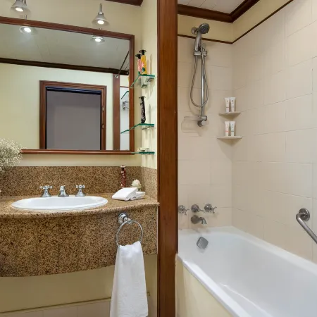 Hai Phong Harbour View Hotel