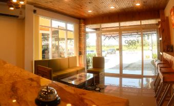 Baan Urt Suratthani Airport Hotel