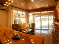 Baan Urt Suratthani Airport Hotel Hotel a Distretto di Phunphin