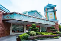 Xi Hu Resort Hotel Hotels near Hengyang Normal University (Hengzhou Avenue)