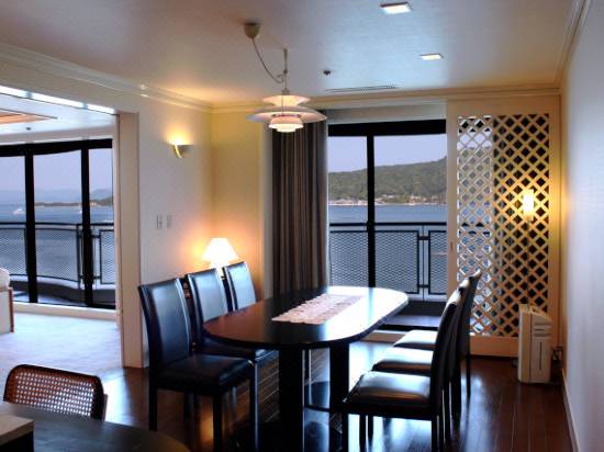 安芸グランドホテル Spa 廿日市 宿泊予約 安い料金プラン 口コミ 部屋写真 Trip Com