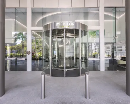 Meriton Suites Southport Exterior Photos