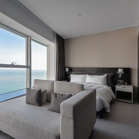 Qingdao Haiyi Sailing Hotel