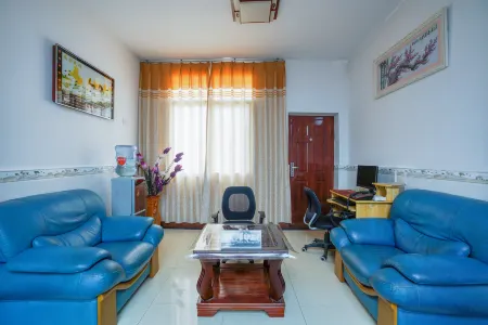 Qionglai's distant family in qionglai Отели рядом с достопримечательностью «Qiongzhou Garden»